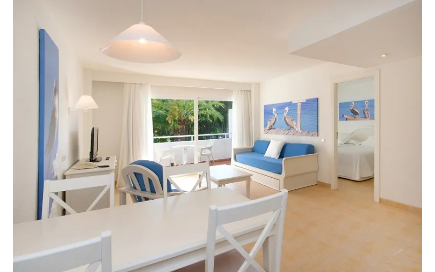 Iberostar Waves Ciudad Blanca 4*-9