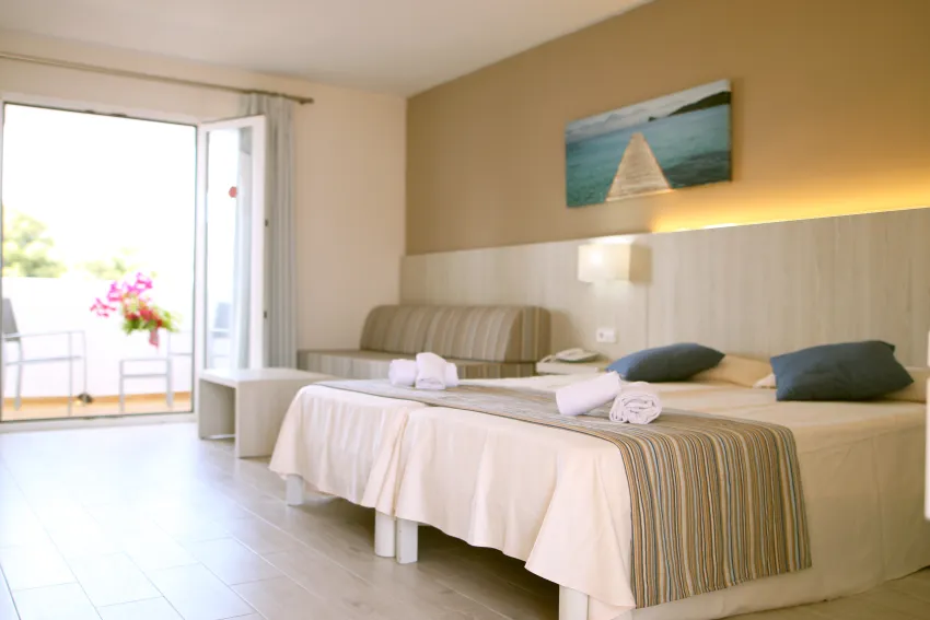 Hotel Club Es Talaial 3*-330