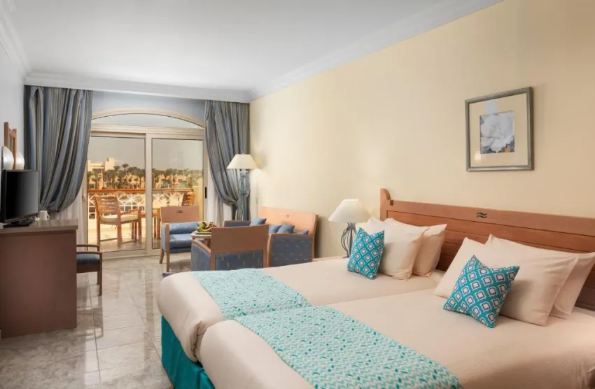 ROYAL LAGOONS RESORT & AQUA PARK  4*-17