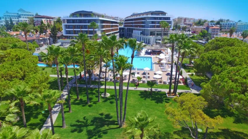 ACANTHUS & CENNET BARUT COLLECTION  5*-3