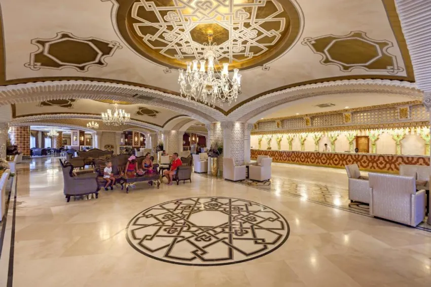 ROYAL ALHAMBRA PALACE  5*-43