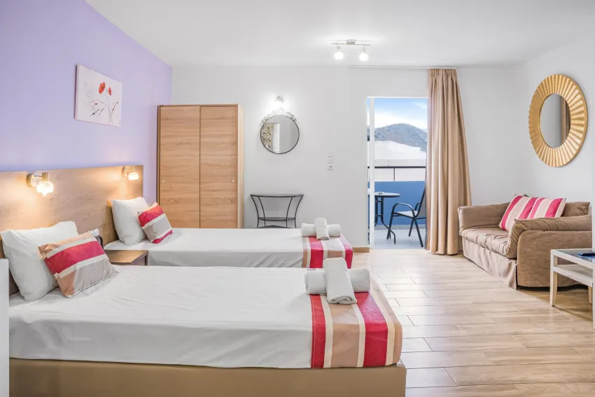 Happy Days Studios 3*-18