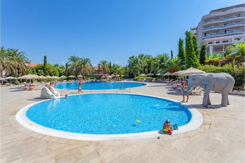 Starlight Resort Hotel 5*-5