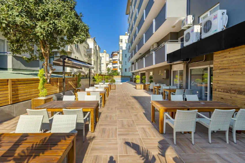 Royalisa City Apart 3*-16