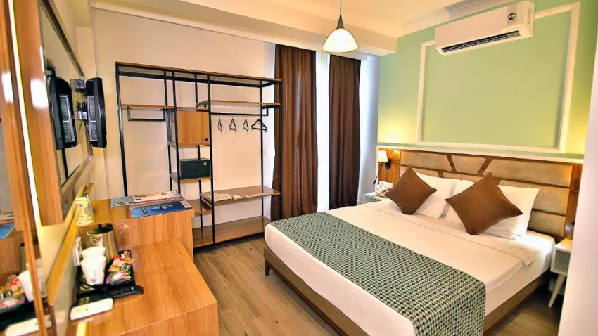 CLUB BIG BLUE SUITE HOTEL  4*-24