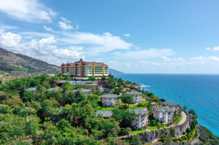 UTOPIA WORLD HOTEL  5*-5