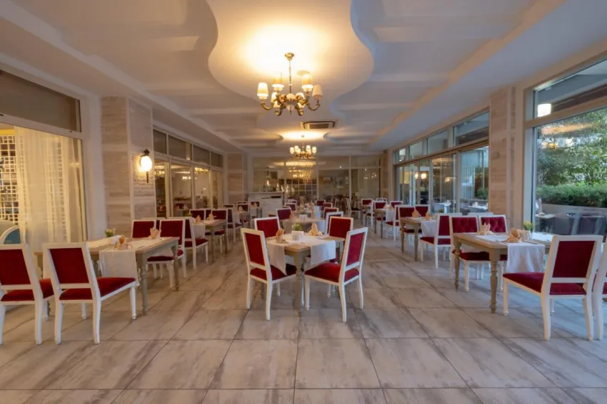 Side Crown Palace 5*-20