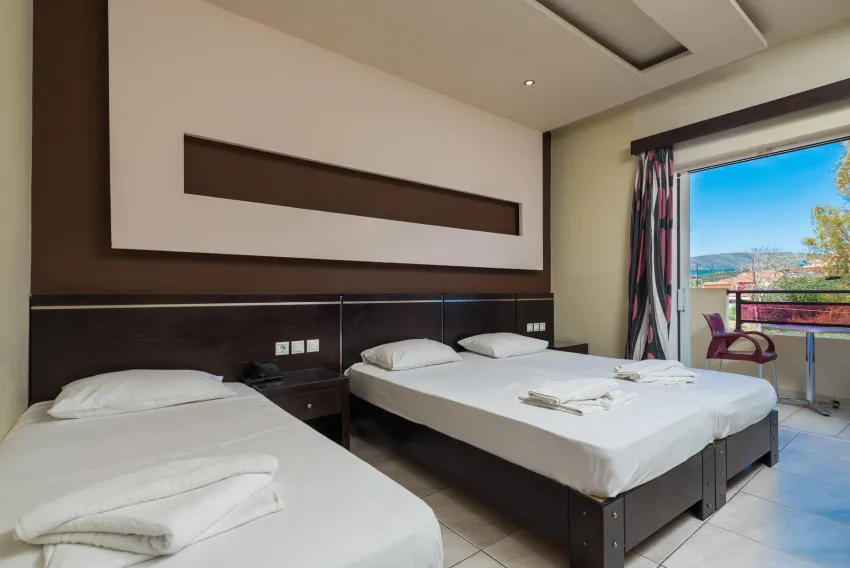 Canadian Hotel 3*-10