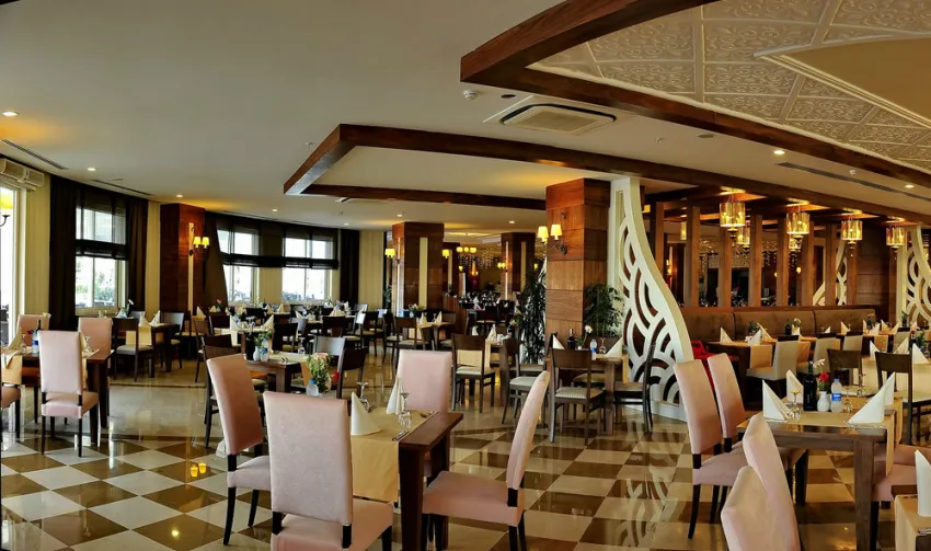 LAKE & RIVER SIDE HOTEL & SPA  5*-9
