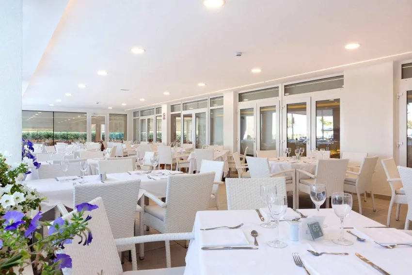 Mercedes Hipotels 4*-12