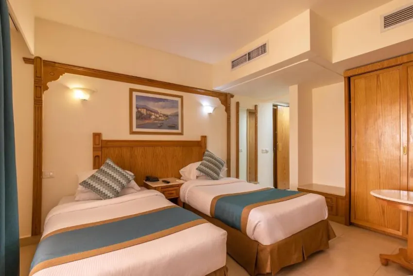LONG BEACH RESORT  4*-30