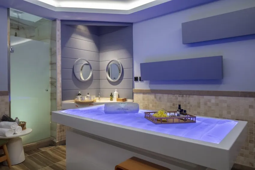 Nirvana Cosmopolitan 5*-18