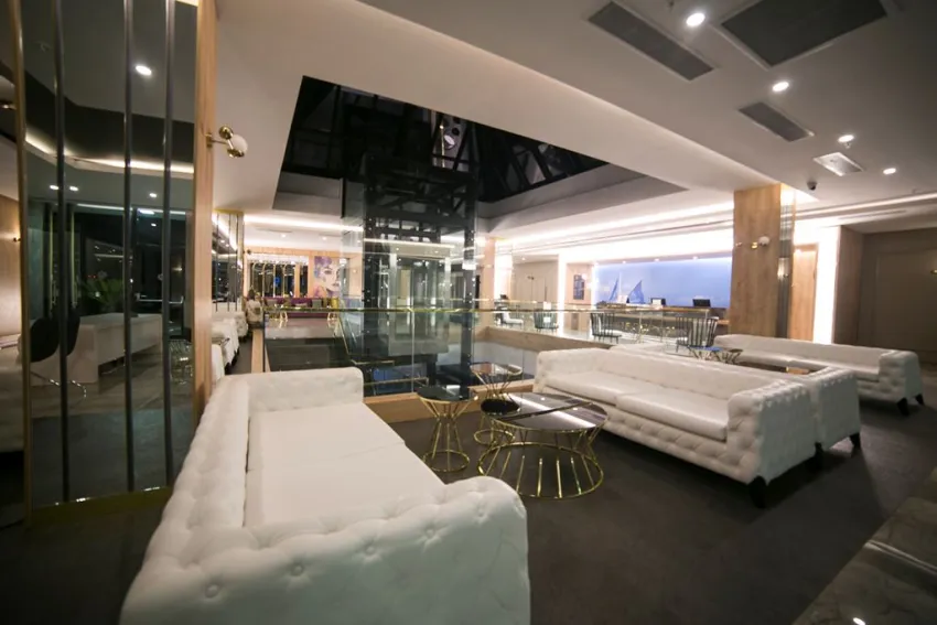 SAILORS BEACH CLUB  5*-5