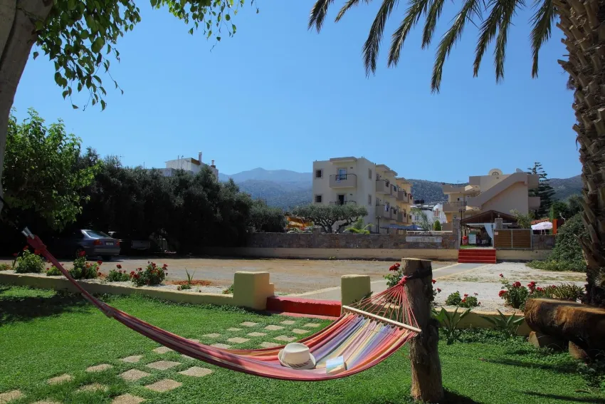 Blue Sky Apartments 3*-8