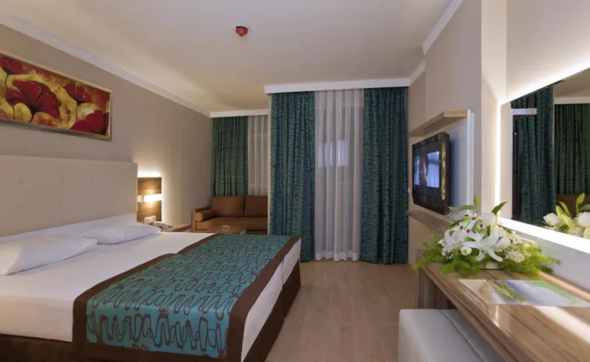 RIVIERA HOTEL & SPA  4*-2