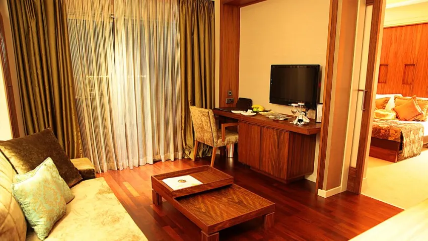 CRATOS PREMIUM HOTEL & CASINO & SPA  5*-91