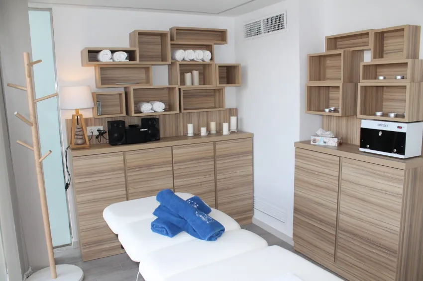 Bahía de Alcudia Hotel & Spa 4*-6