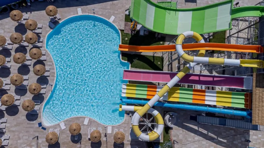 AMWAJ BEACH CLUB ABU SOMA  4*-60