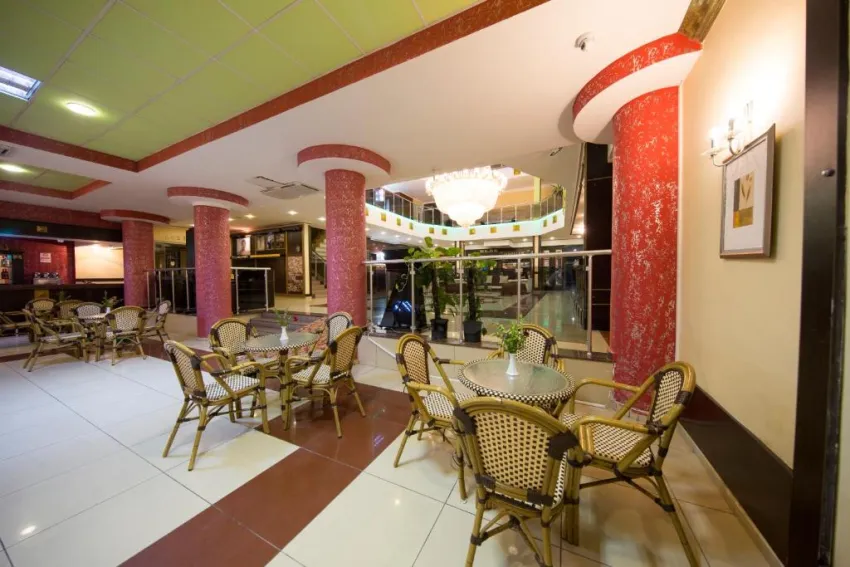FIRST CLASS HOTEL  5*-9