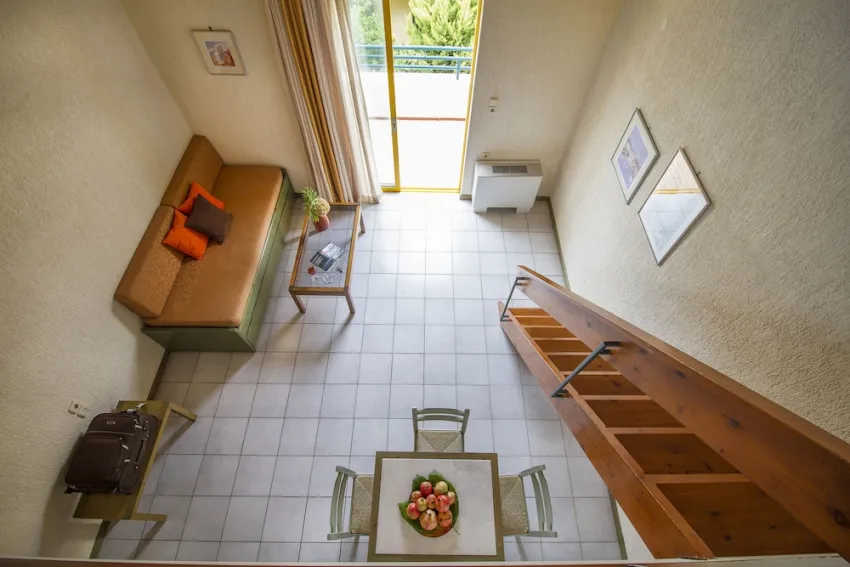Lycasti Maisonettes 3*-16