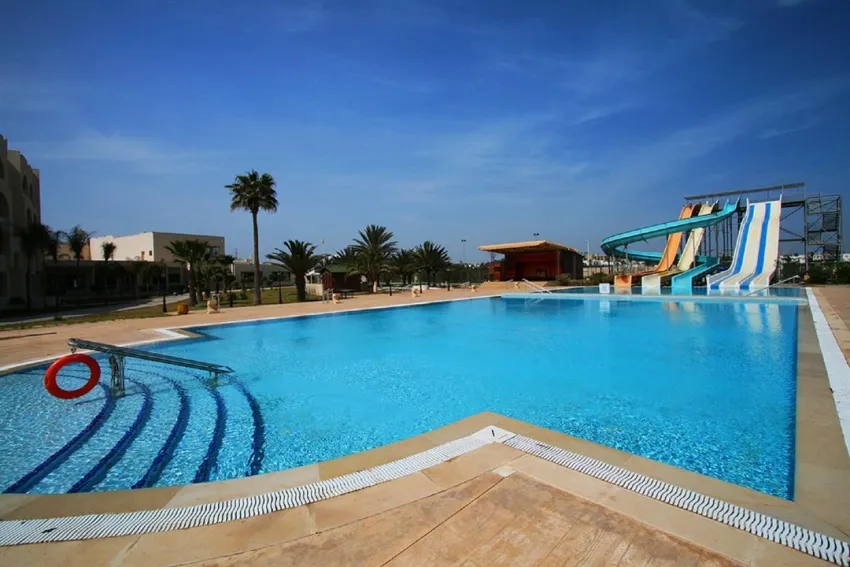 NOVOSTAR DAR KHAYAM  3*-13