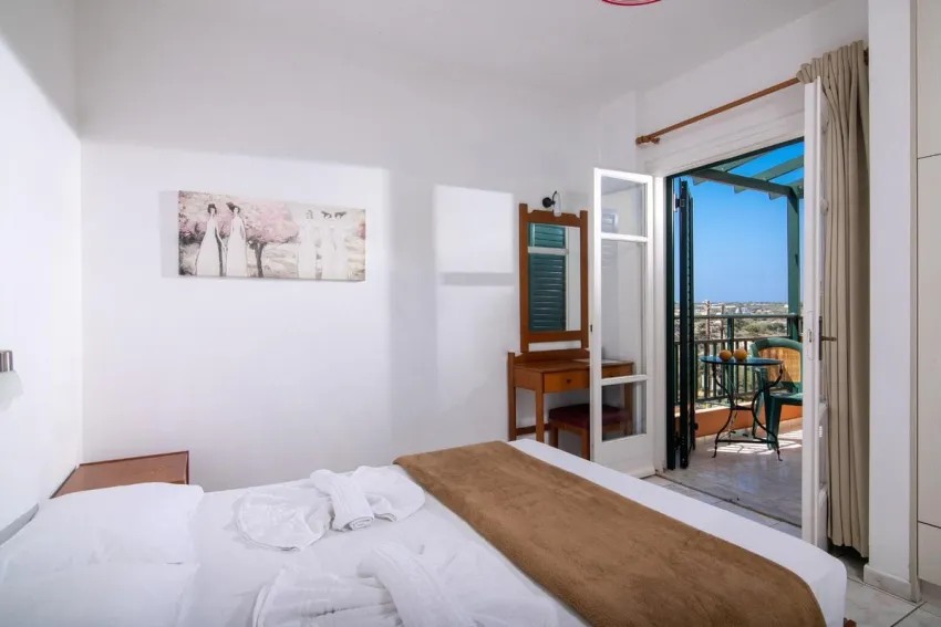 Golden Valentin 2*-11