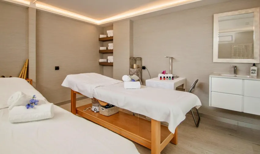 Catalonia del Mar 4*-41