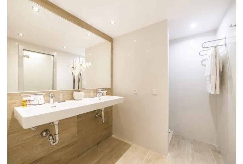 Globales Mimosa 4*-14