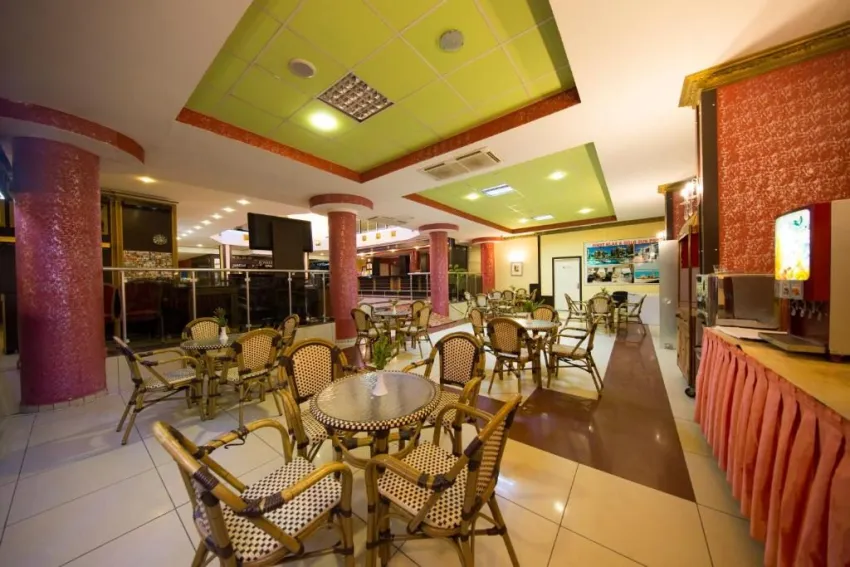 FIRST CLASS HOTEL  5*-12