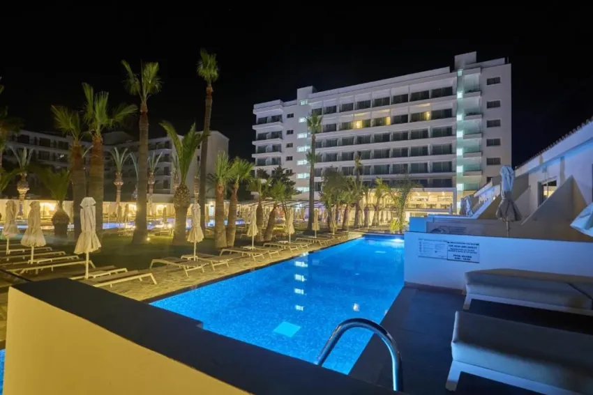 Bohemian Gardens 4*-20