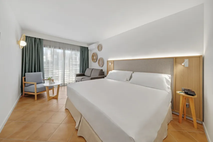 Occidental Cala Viñas 4*-13