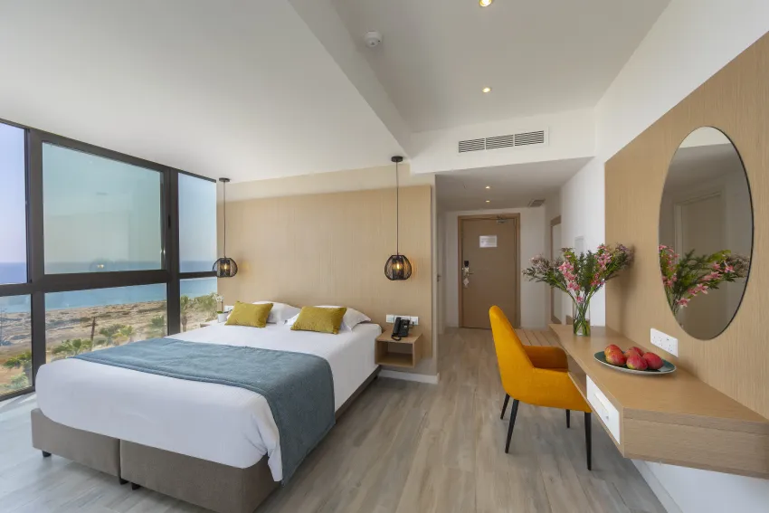 Leonardo Crystal Cove Hotel and Spa by the Sea 4*-45