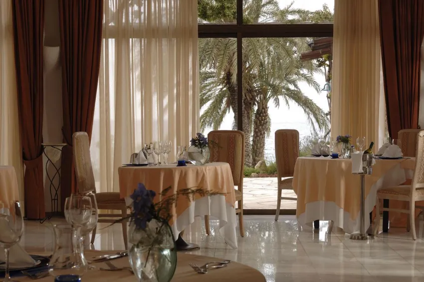 Coral Beach Hotel and Resort 5*-9