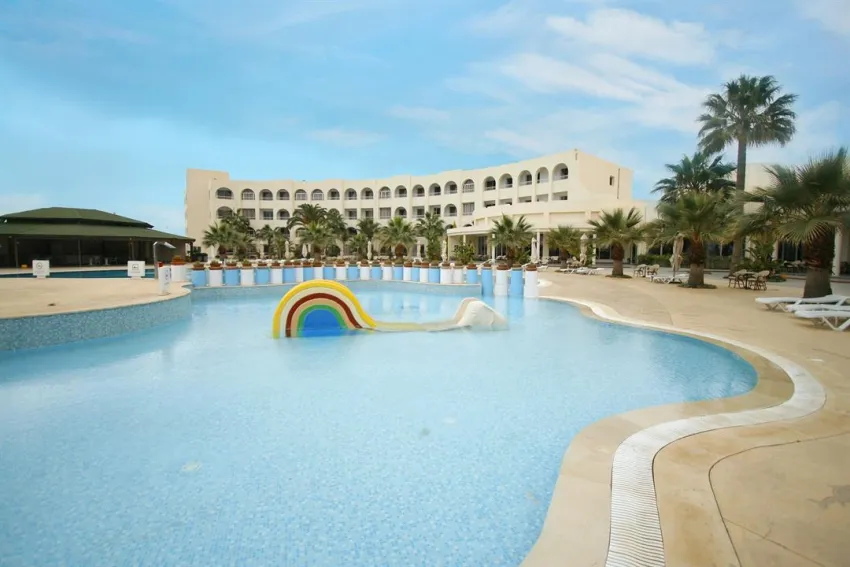 NOVOSTAR DAR KHAYAM  3*-2