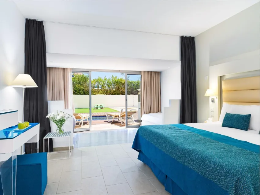 Leonardo Cypria Bay 4*-21