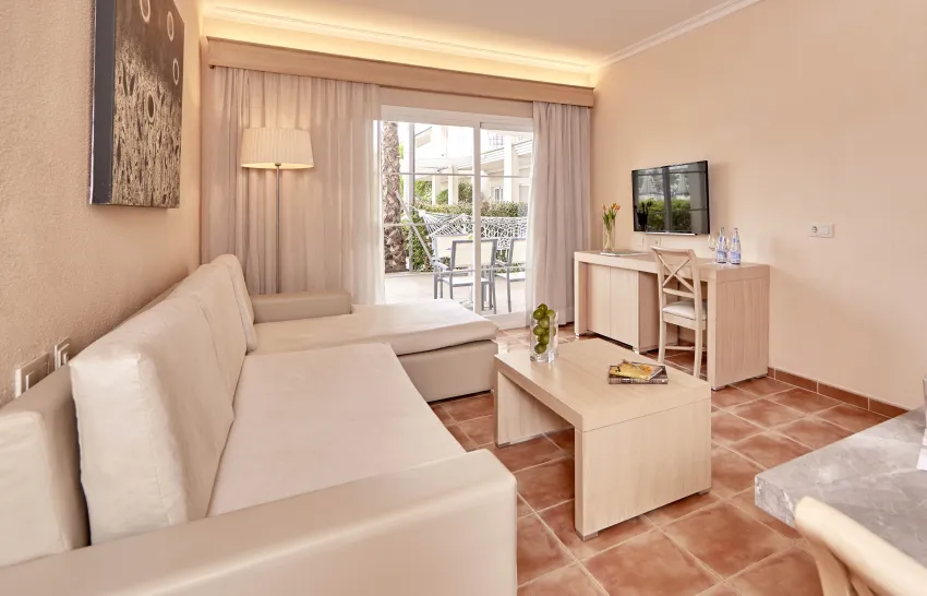 Zafiro Can Picafort 4*-23