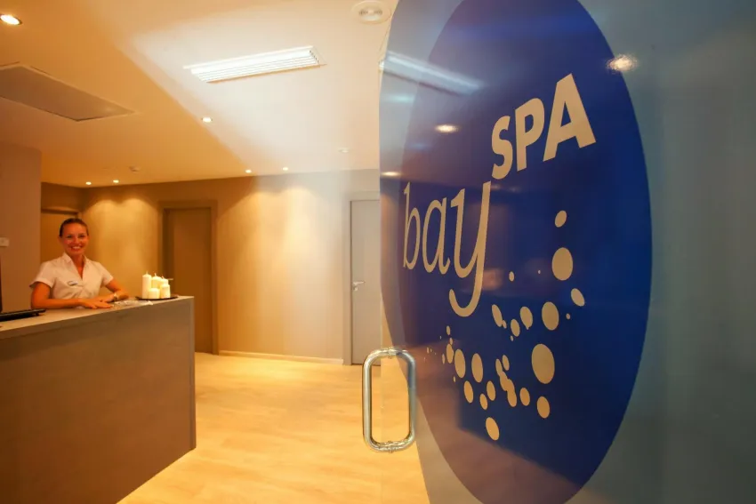 Marivent Be Live Adults Only 4*-18