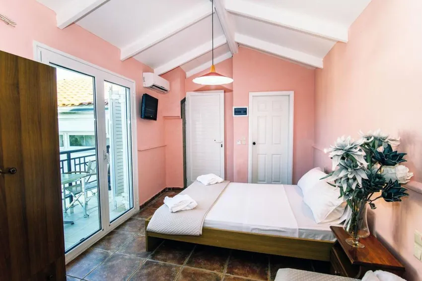 Aura Hotel 3*-7