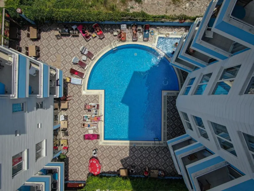 HAWAII SUIT BEACH HOTEL  3*-29