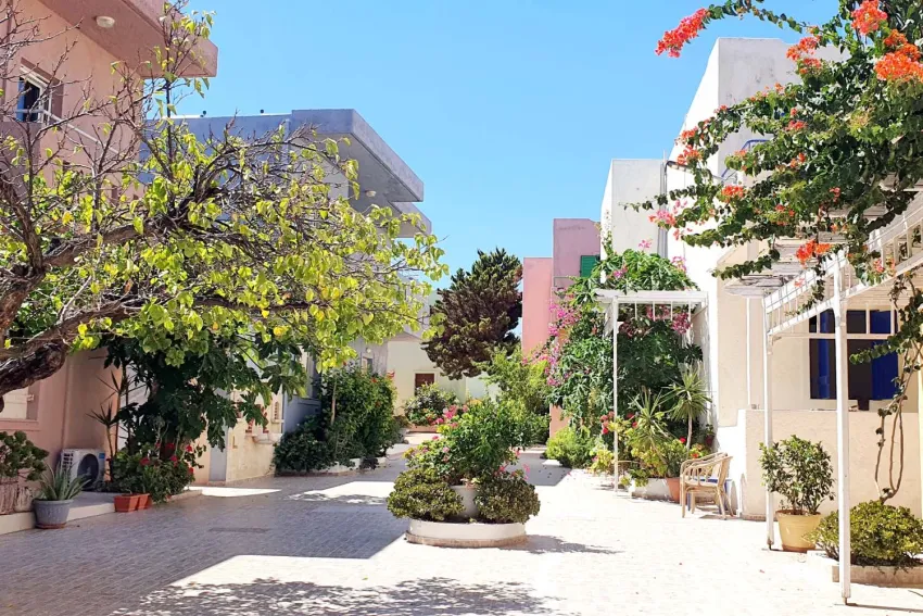 Evina Rooms and Suites 3*-7