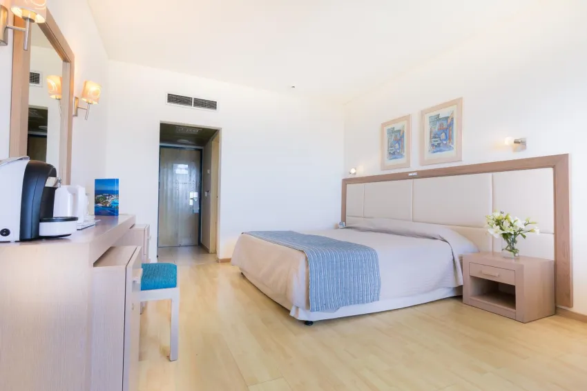 Golden Coast Beach Hotel 4*-17