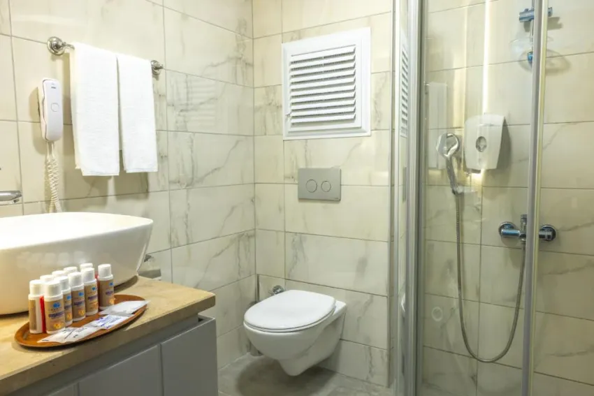 CRYSTAL FLORA BEACH RESORT  5*-27