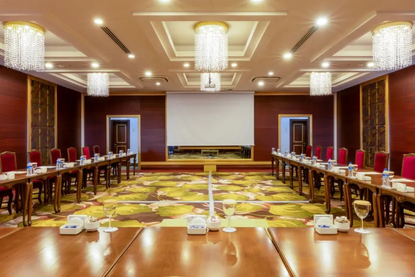 DIAMOND EXCELLENCE RESORT SPA (EX. CRYSTAL PALACE)  5*-56