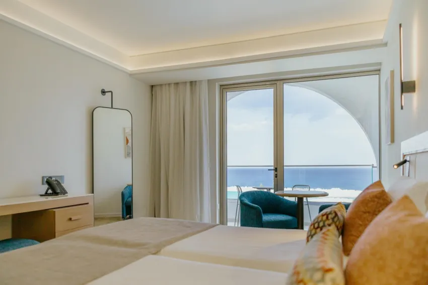 Golden Coast Beach Hotel 4*-8