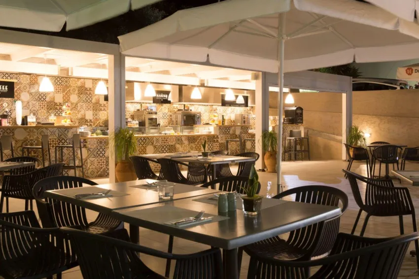 Sundance Apartments and Suites 4*-5