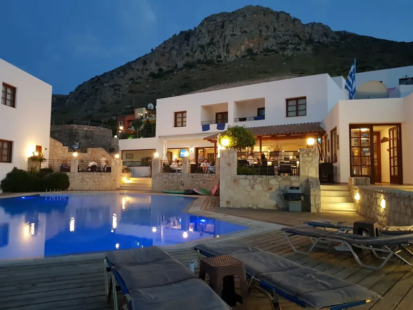 Amazones Village Suites 4*-5