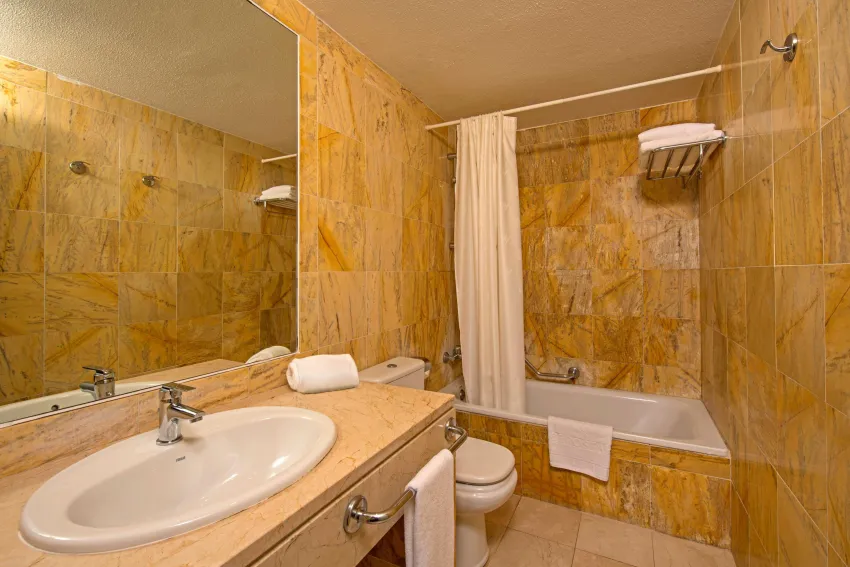 Iberostar Waves Ciudad Blanca 4*-7