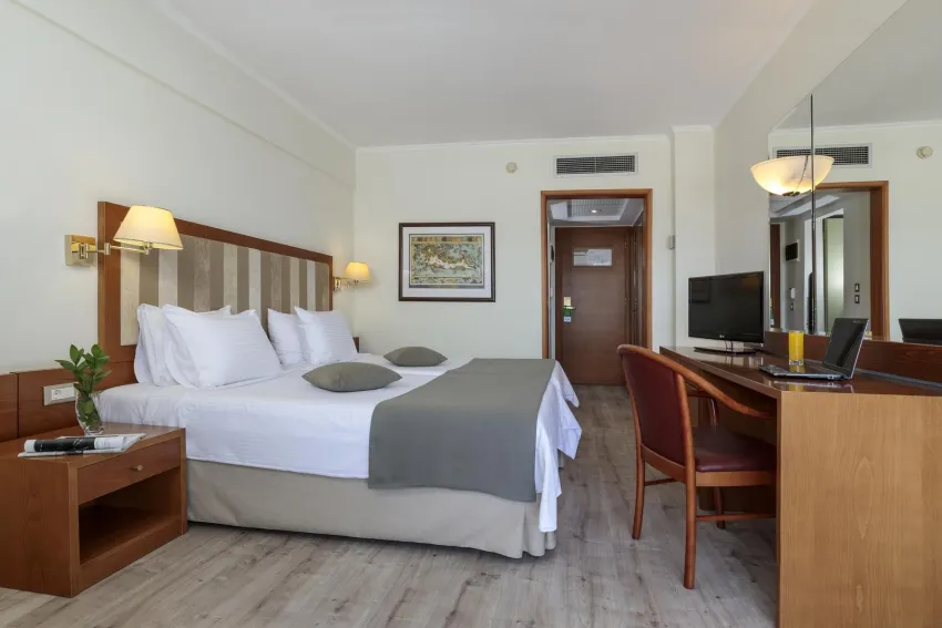 Best Western Plus Plaza 4*-13