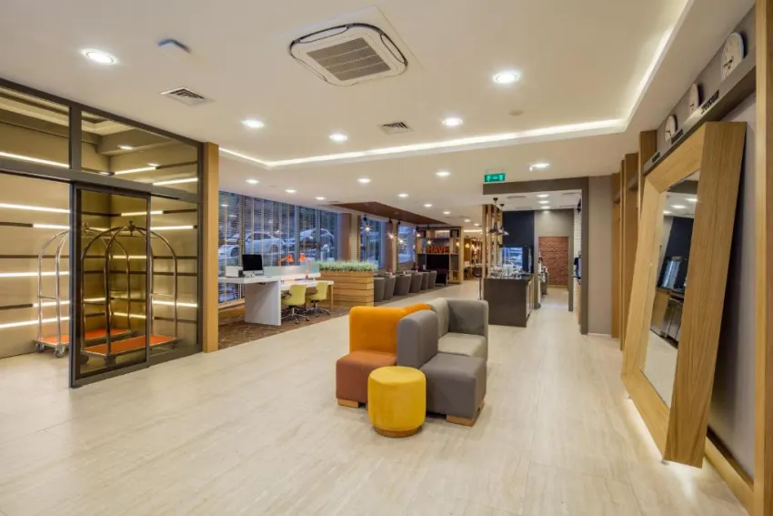 HOLIDAY INN ANTALYA LARA  4*-5
