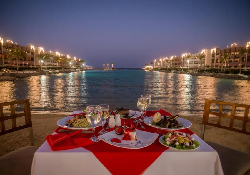 SUNNY DAYS EL PALACIO RESORT & SPA  4*-50